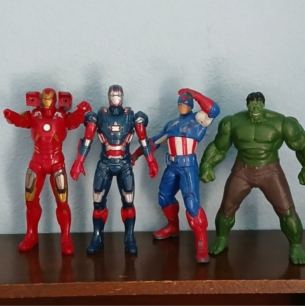 Marvel Avengers Action Figure Set